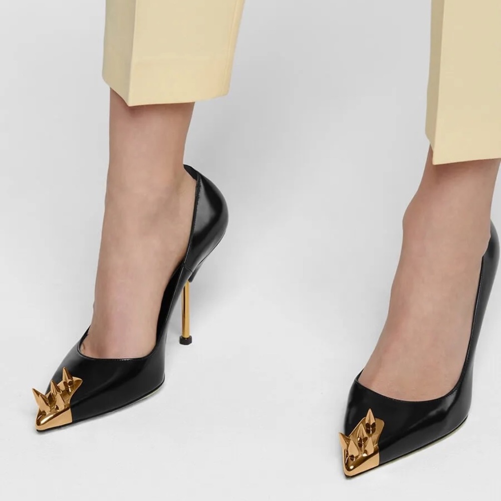 Alexander McQueen Black Leather Pointed Pumps with Gold Fox-Toe Caps